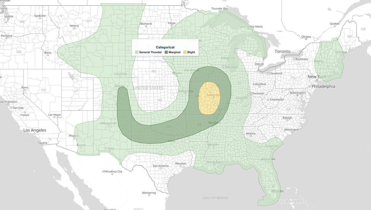 Ozarks severe thunderstorms Slight Risk area on the NOAA Storm Prediction Center Day 1 categorical outlook map for July 31, 2026